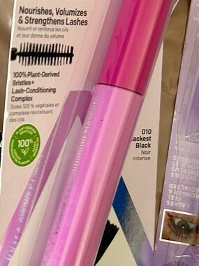 Almay Volumizing Mascara in Pink Packaging (Black Shade)